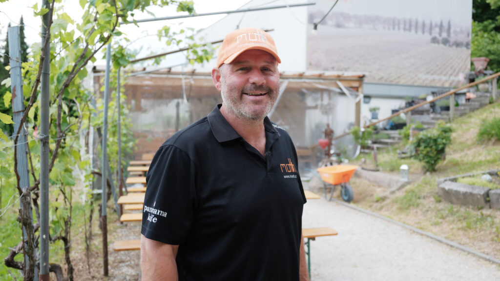 25|9: Wird Wein wirklich besser, wenn man ihn 60 Meter tief im Bodensee versenkt, Josef Möth?