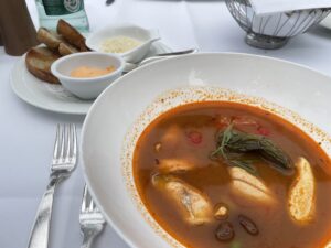 Fischsuppe, von allem Guten, was der Bodensee hergibt.